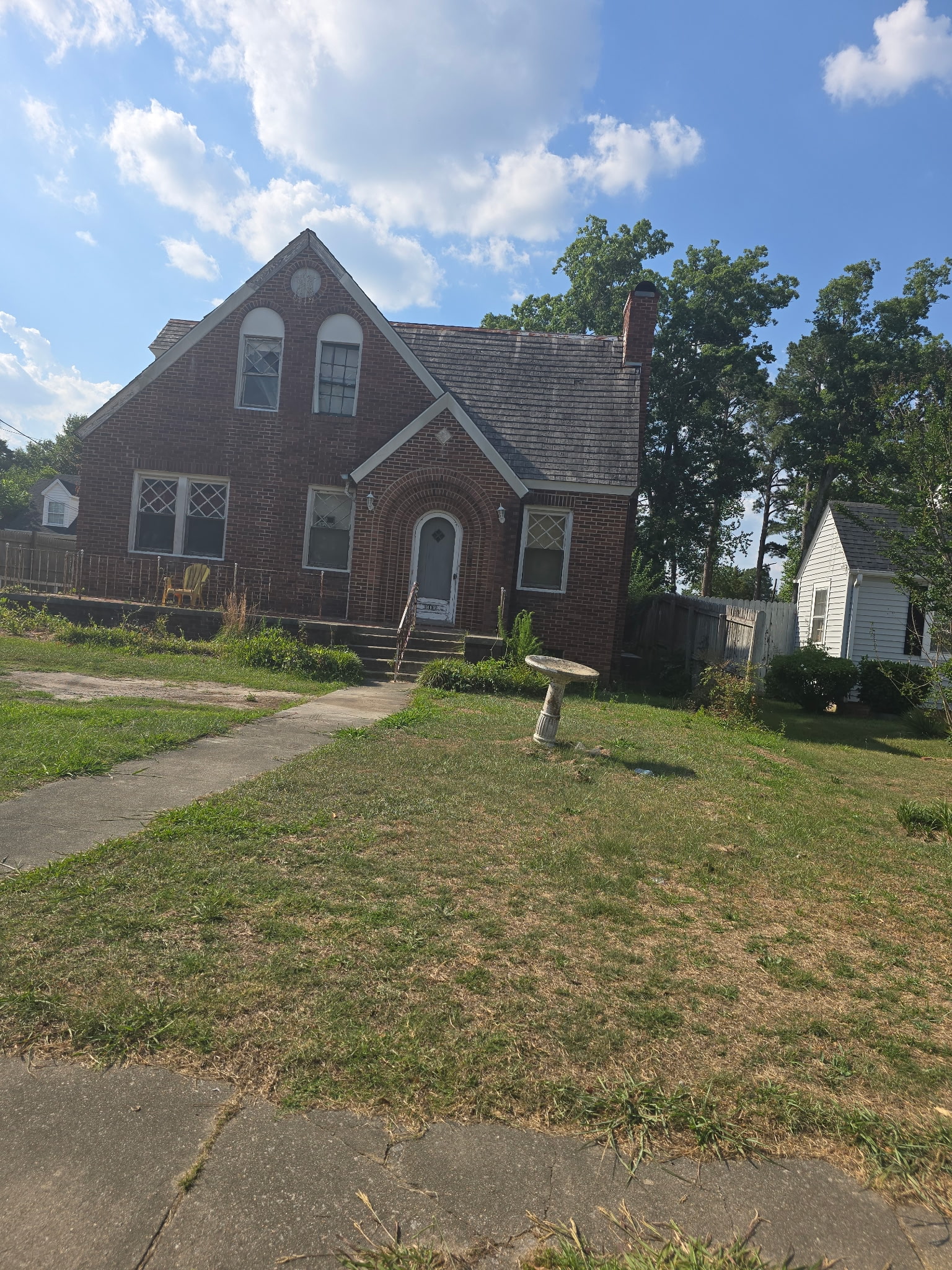 403 W Highland Ave