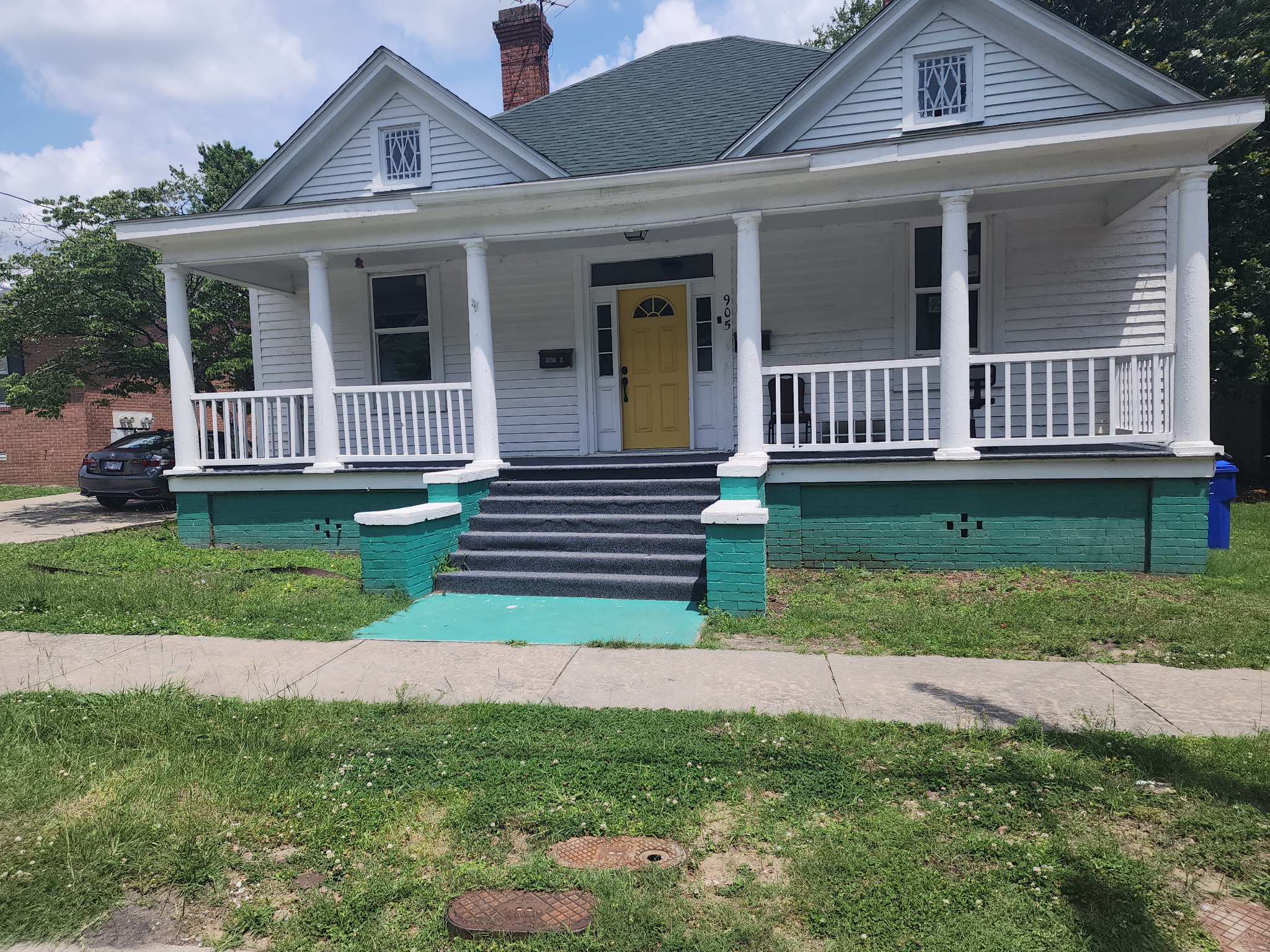 905A College Street